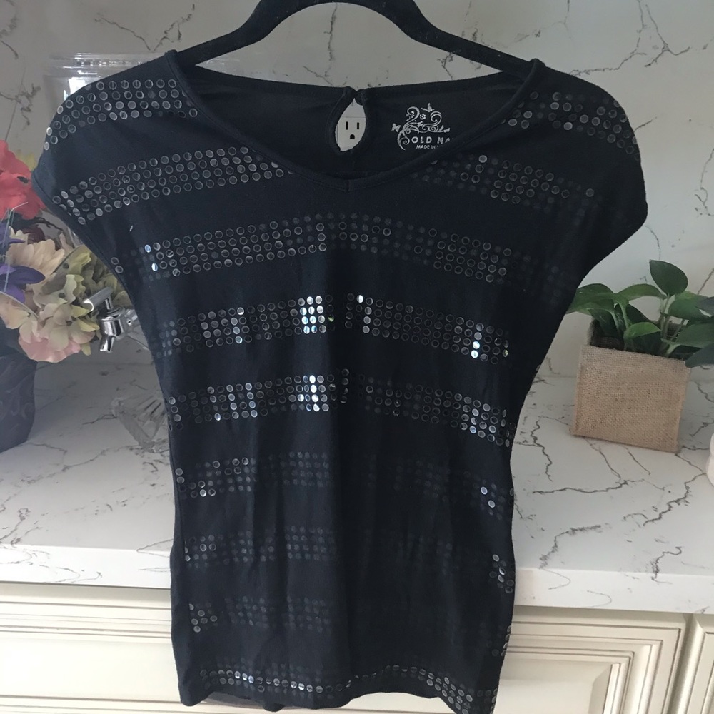 Black Tee